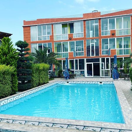 Hotel Buta Batumi Exterior photo