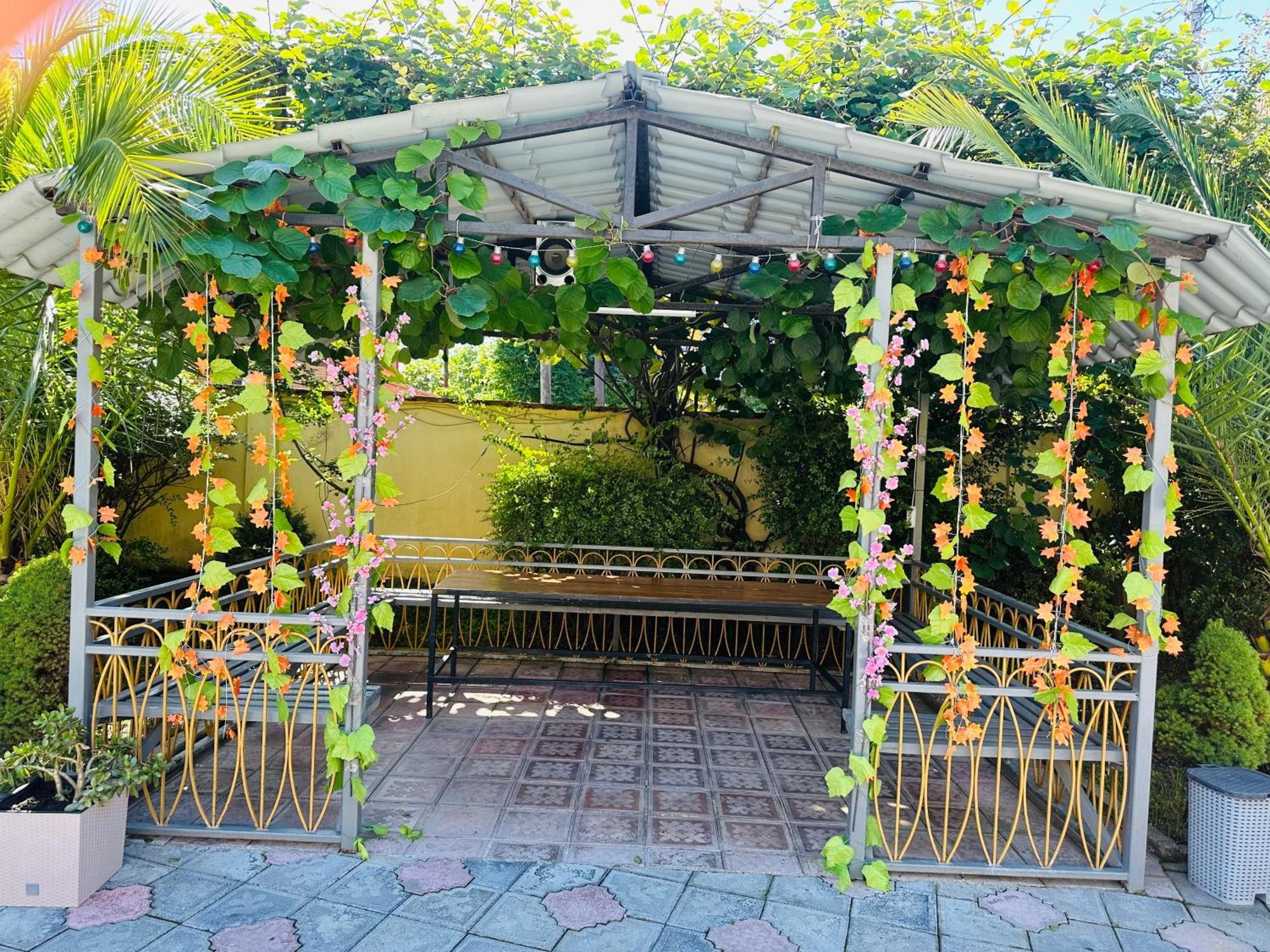Hotel Buta Batumi Exterior photo